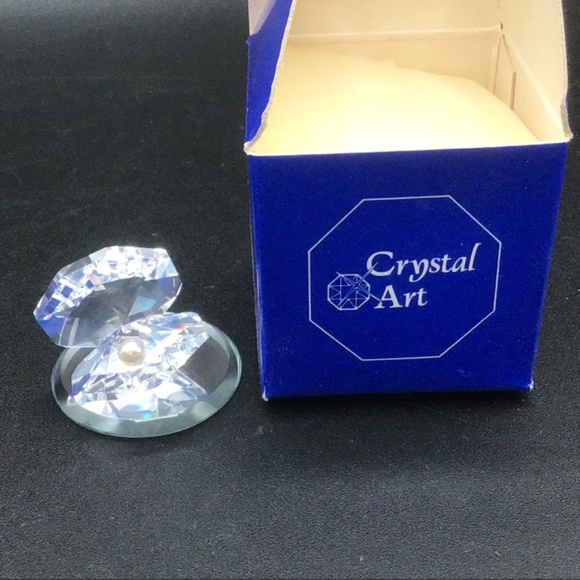 Crystal Art Small crystal clam shell with faux pearl and Mirror. Made in England - Picture 3 of 6